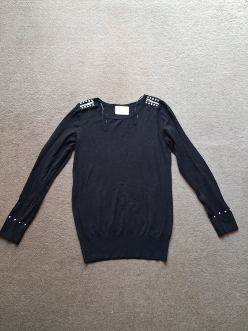 Long-sleeve knit top